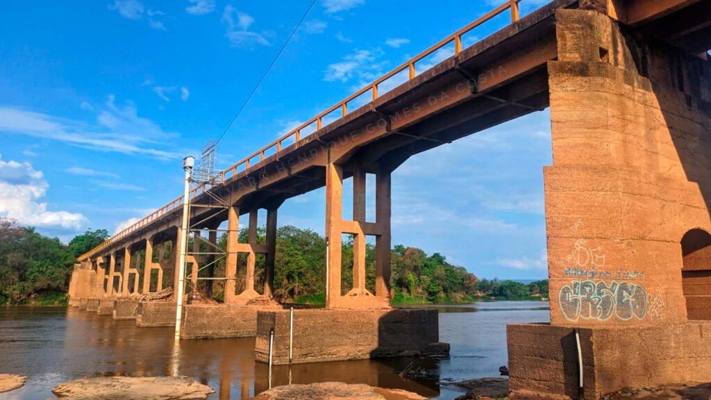 Prefeitura de Várzea da Palma adota medidas preventivas para garantir a segurança na Ponte sobre o Rio das Velhas
