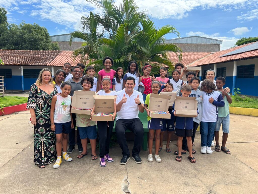 Prefeitura de Pirapora investe mais de R$ 375 mil em kits escolares para alunos da Rede Municipal Prefeitura de Pirapora investe mais de R$ 375 mil em kits escolares para alunos da Rede Municipal