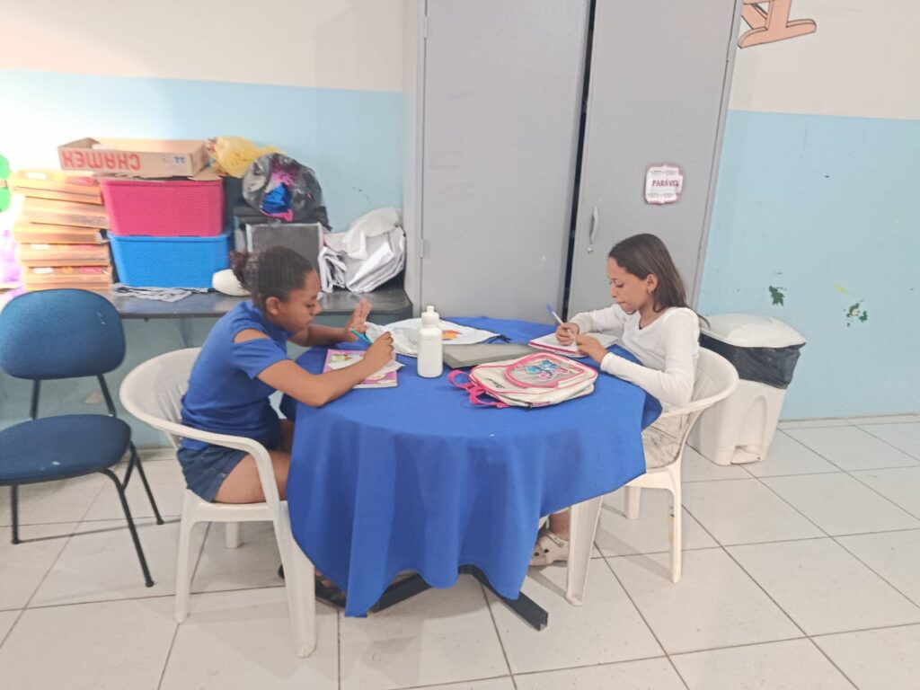 Inclusão em Libras: educação bilíngue conecta alunos e fortalece vínculos em Pirapora