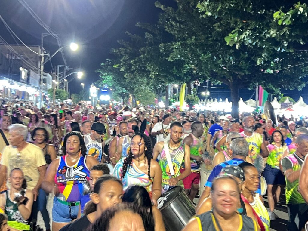 Pirafolia 2026 se despede unindo tradição, diversidade musical e êxtase coletivo