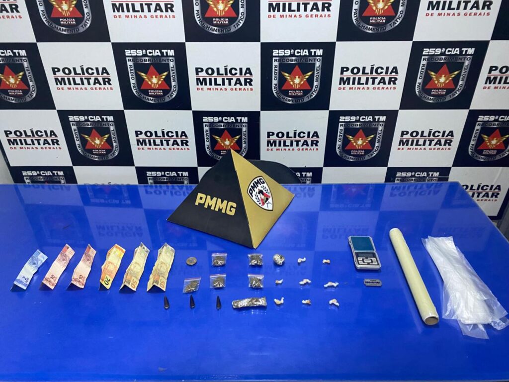 Polícia Militar prende jovem suspeito de tráfico de drogas no bairro Santa Terezinha, em Pirapora Polícia Militar prende jovem suspeito de tráfico de drogas no bairro Santa Terezinha, em Pirapora