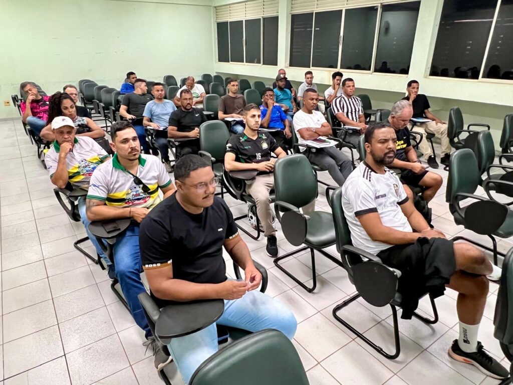 Pirapora fortalece o esporte com Curso de Formação de Árbitros de Futsal que reúne participantes de diversas cidades de Minas Gerais Pirapora fortalece o esporte com Curso de Formação de Árbitros de Futsal que reúne participantes de diversas cidades de Minas Gerais